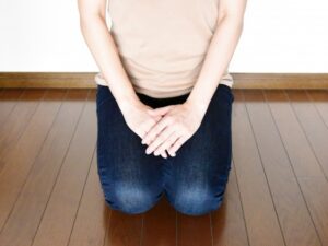 膝痛　正座ができない